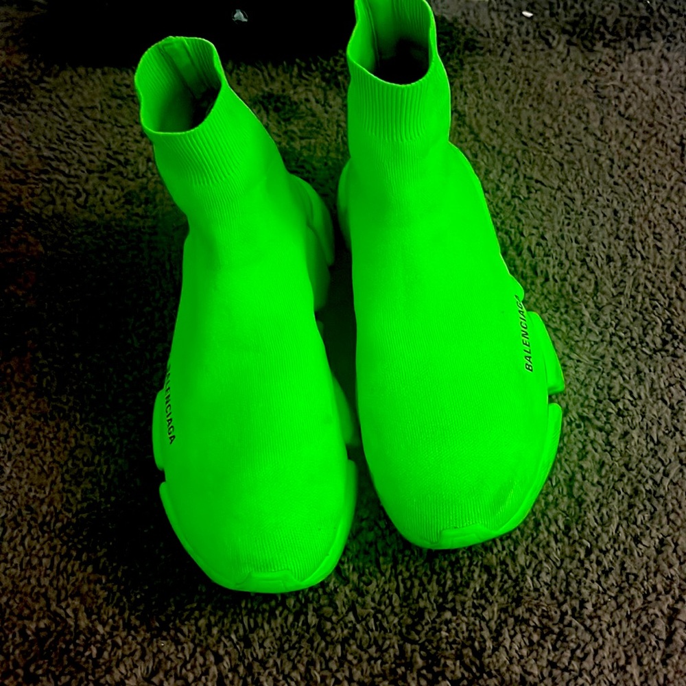 green balenciaga runners sz 43